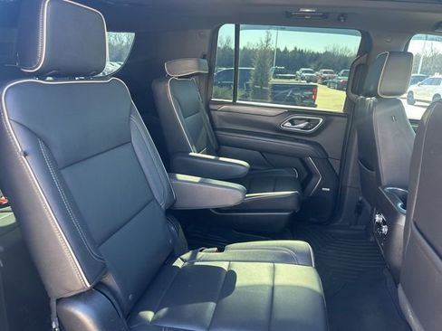 Used 2023 GMC Yukon XL SLT w/ SLT Premium Package image 22