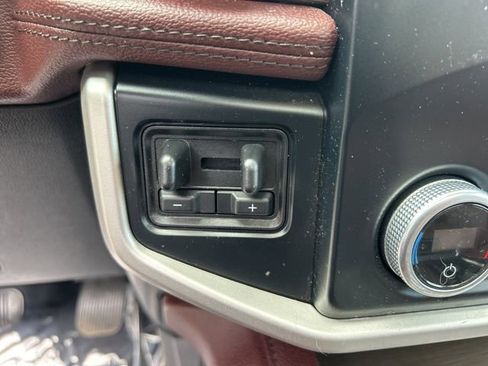 Used 2023 Ford Expedition Limited AWD/4WD image 28