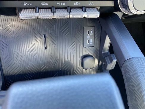 New 2025 Toyota Tacoma SR5 image 9