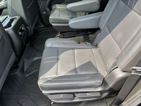 Used 2022 Chevrolet Tahoe RST w/ Luxury Package AWD/4WD image 15