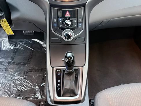 Used 2016 Hyundai Elantra SE FWD image 13