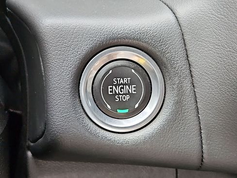 Certified 2021 Chevrolet Suburban High Country AWD/4WD image 23