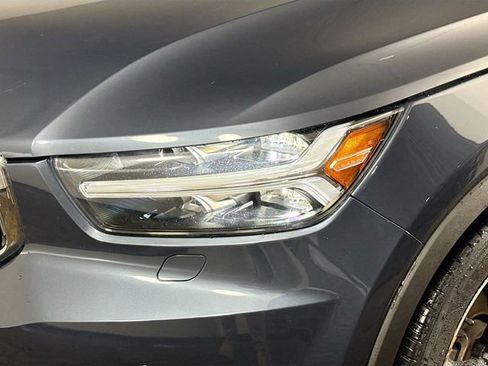 Used 2022 Volvo XC40 T5 Inscription image 14