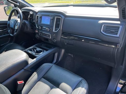 Used 2018 Nissan Titan SL w/ Midnight Edition AWD/4WD image 30
