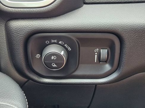 Certified 2025 RAM 2500 Big Horn AWD/4WD image 28