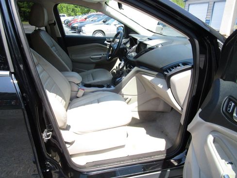 Used 2016 Ford Escape SE w/ SE Leather Comfort Package FWD image 30