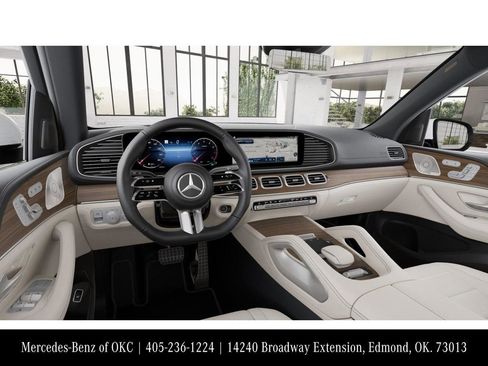 New 2026 Mercedes-Benz GLS 580 4MATIC image 3