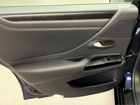 Certified 2025 Lexus ES 350 w/ Premium Package FWD image 18