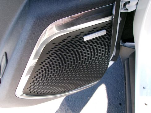 Used 2025 GMC Acadia Elevation image 11