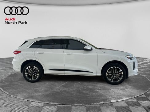 Used 2025 Audi Q5 Premium AWD/4WD image 6