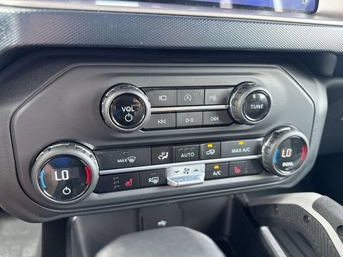 Used 2023 Ford Bronco Outer Banks AWD/4WD image 17