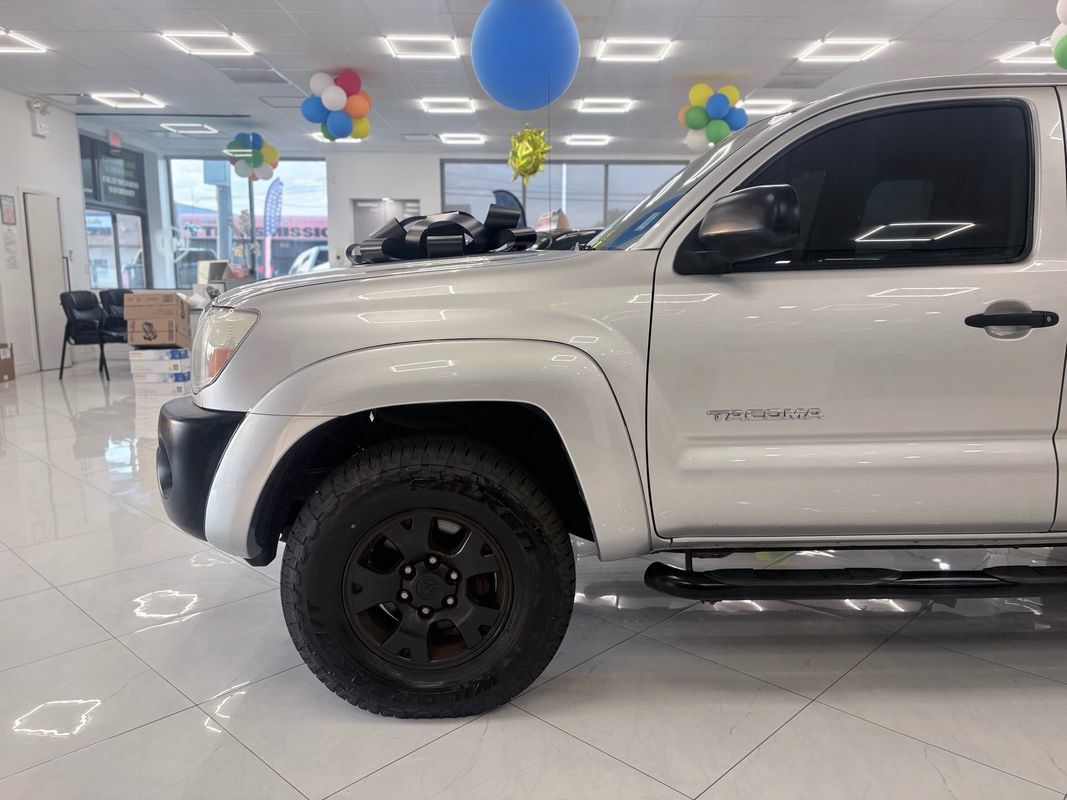 Used 2010 Toyota Tacoma 4x4 Access Cab V6 image 6