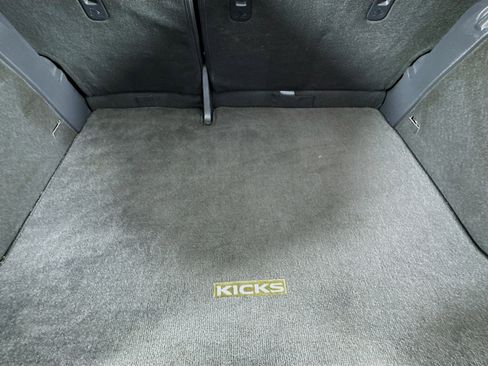 Used 2019 Nissan Kicks SV image 34