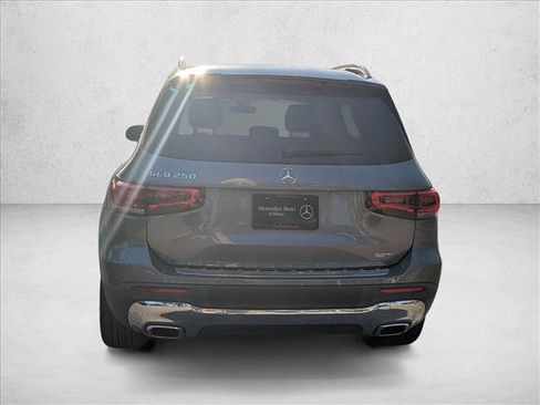 Used 2022 Mercedes-Benz GLB 250 image 7