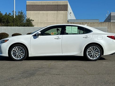 Used 2013 Lexus ES 350 w/ Luxury Pkg image 9