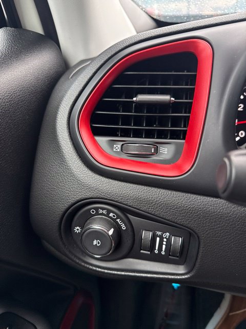 Used 2023 Jeep Renegade Trailhawk w/ Sun/Sound Group AWD/4WD image 18