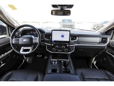 Used 2024 Ford Expedition Max XLT RWD image 9