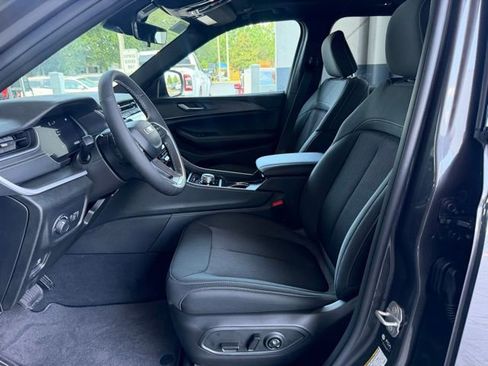 New 2026 Jeep Grand Cherokee Laredo X RWD image 12