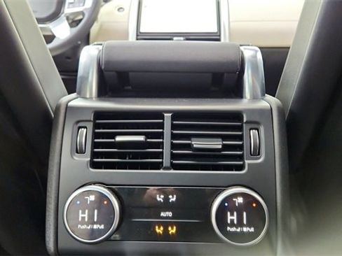 Used 2024 Land Rover Discovery Dynamic SE image 40