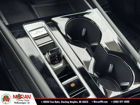 Certified 2024 Volkswagen Atlas Cross Sport SEL R-Line AWD/4WD image 30