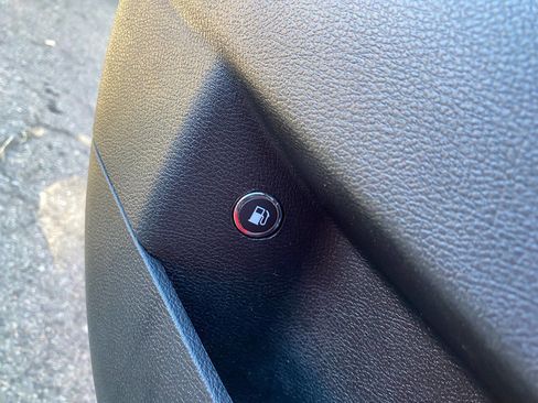 Used 2018 Dodge Charger R/T RWD image 26