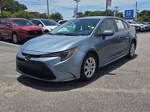 Used 2024 Toyota Corolla LE FWD image 8