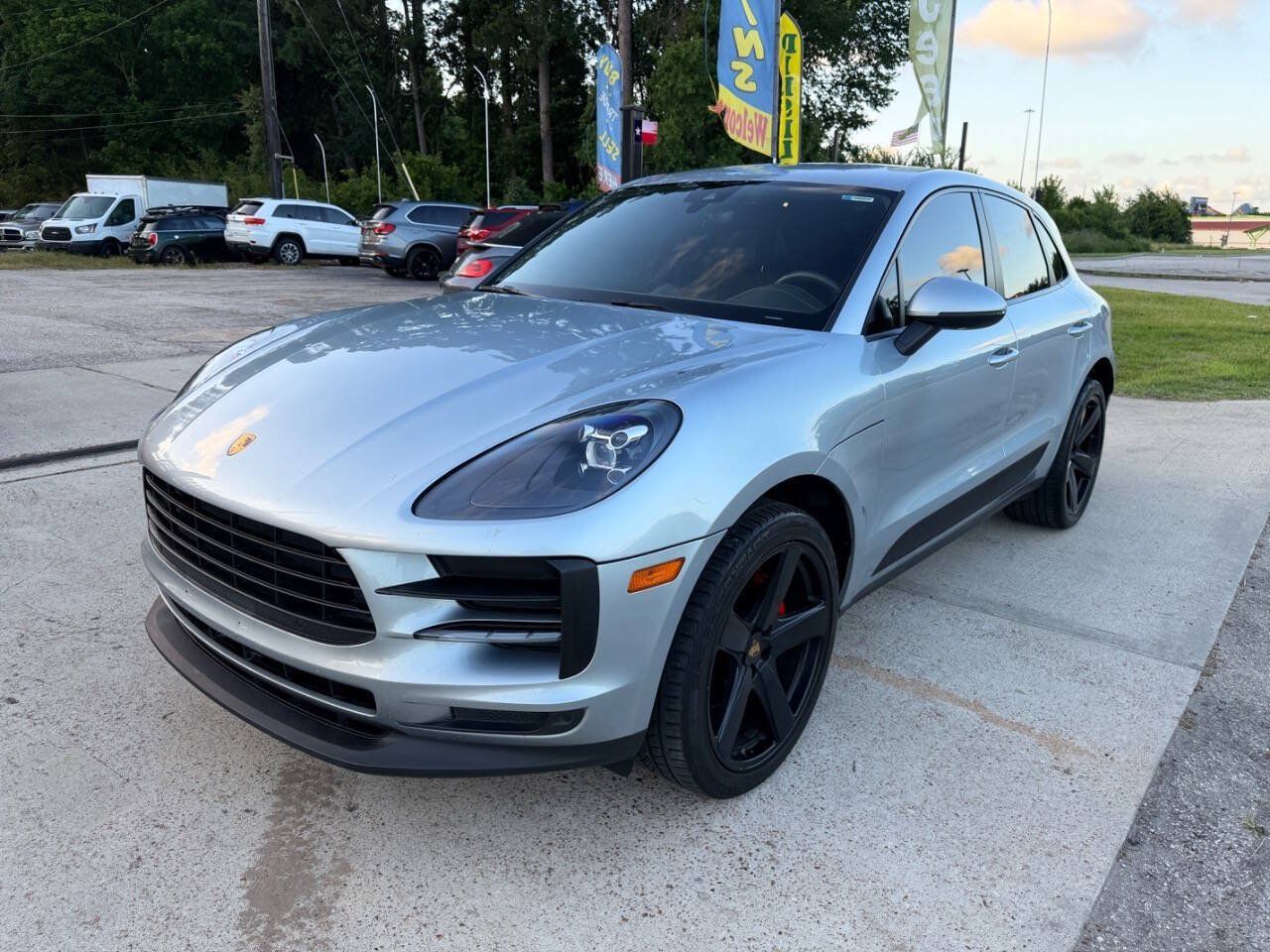 Used 2019 Porsche Macan AWD/4WD image 3