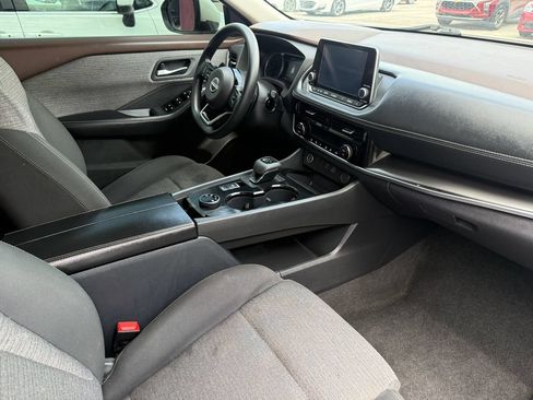 Used 2022 Nissan Rogue SV AWD/4WD image 15
