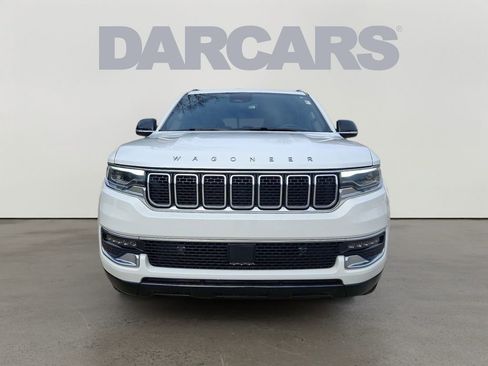 Used 2024 Jeep Wagoneer 4WD w/ Premium Group I image 2
