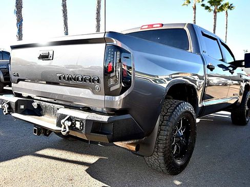 Used 2017 Toyota Tundra SR5 image 7