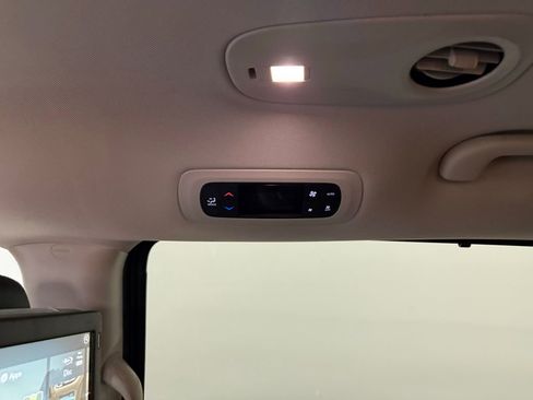 Used 2021 Chrysler Pacifica Touring-L w/ Uconnect Theater Family Group image 19