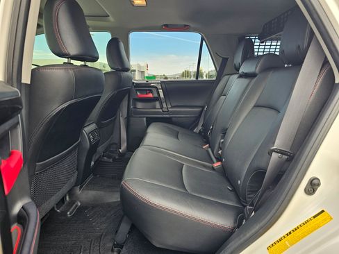 Used 2023 Toyota 4Runner TRD Off-Road Premium w/ Moonroof Package AWD/4WD image 17