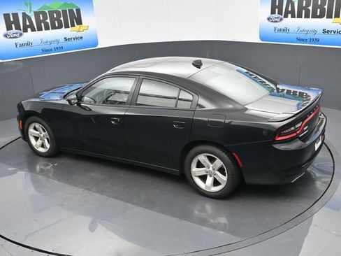 Used 2015 Dodge Charger SXT image 23