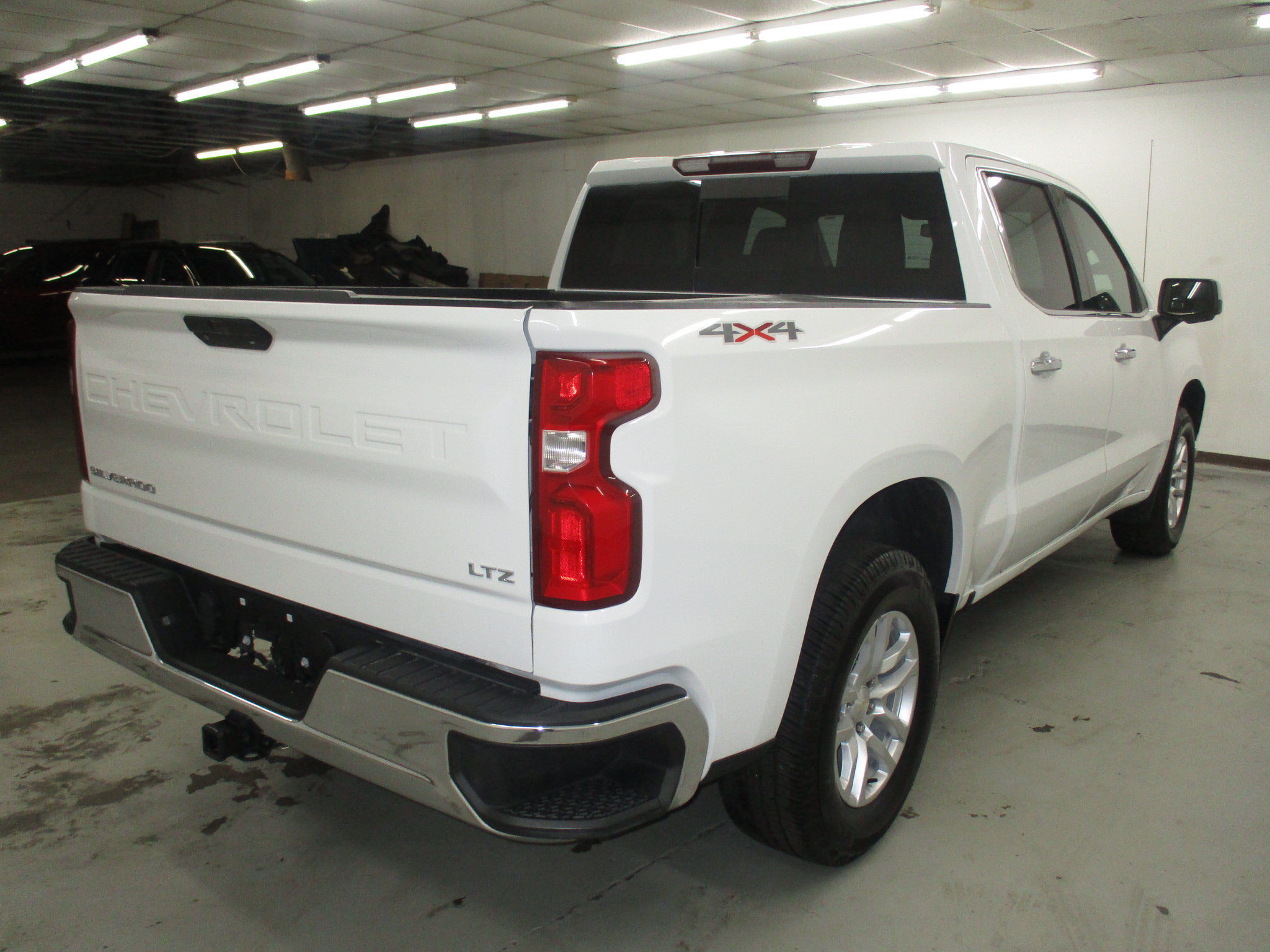 Used 2020 Chevrolet Silverado 1500 LTZ w/ LTZ Convenience Package AWD/4WD image 6