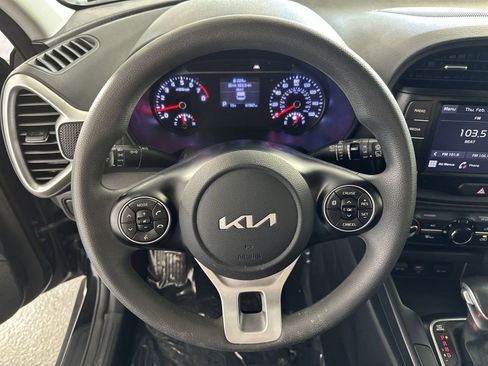 Used 2022 Kia Soul LX w/ Technology Package FWD image 14