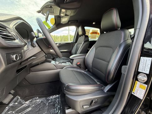 Used 2025 Ford Escape ST-Line AWD/4WD image 9