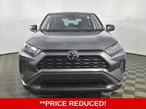 Used 2022 Toyota RAV4 LE image 2