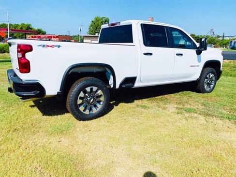 New 2025 Chevrolet Silverado 2500 Custom image 8