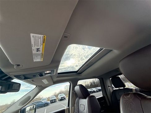 Used 2017 RAM 1500 Laramie Longhorn image 18