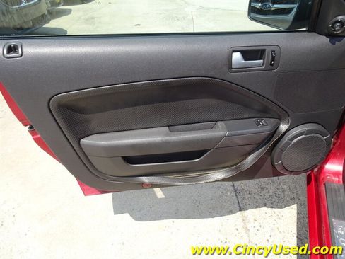 Used 2006 Ford Mustang GT RWD image 22