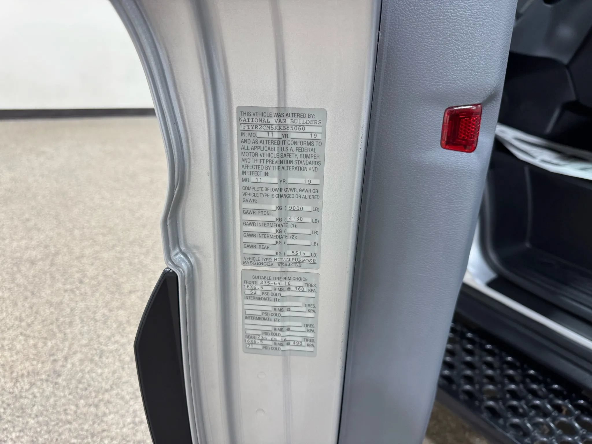 Used 2019 Ford Transit 250 148 Medium Roof RWD image 57