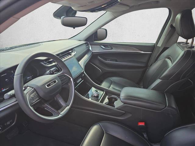 Used 2023 Jeep Grand Cherokee Limited RWD image 10