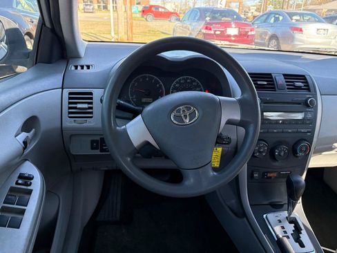 Used 2010 Toyota Corolla FWD image 9