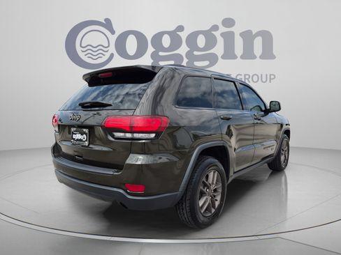 Used 2017 Jeep Grand Cherokee Laredo 75th Anniversary RWD image 6