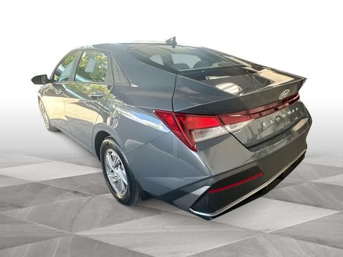 Used 2025 Hyundai Elantra SE FWD image 6