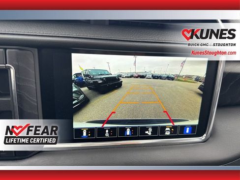 Used 2022 GMC Yukon Denali image 32