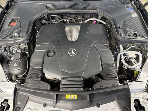 Used 2017 Mercedes-Benz E 400 4MATIC Wagon image 28