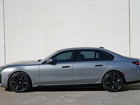 Used 2023 BMW 740i RWD image 61