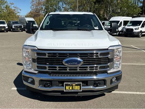 New 2026 Ford F250 XLT w/ F-250 >10K GVWR Package image 2