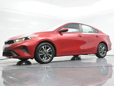 Used 2022 Kia Forte LXS FWD image 40